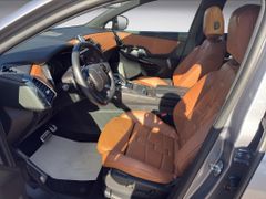 Fahrzeugabbildung DS Automobiles DS 7 Crossback 1.6 E-Tense 300 4x4 Rivoli