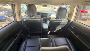 Mitsubishi Outlander - 9