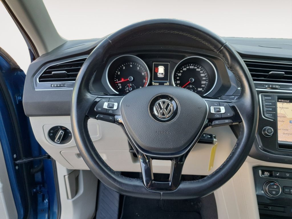 Fahrzeugabbildung Volkswagen Tiguan 1.4 TSI 4M Highline AHZV,Navi,LED,ACC,SH
