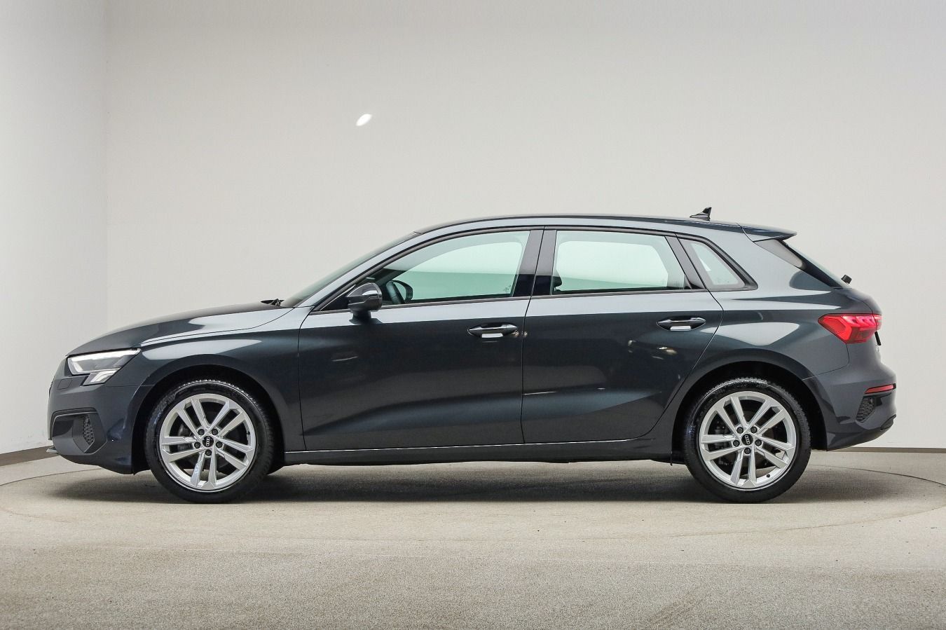 Audi A3 Sportback 35 TDI Kamera, LED, Navi, SHZ, PDC imagem 3