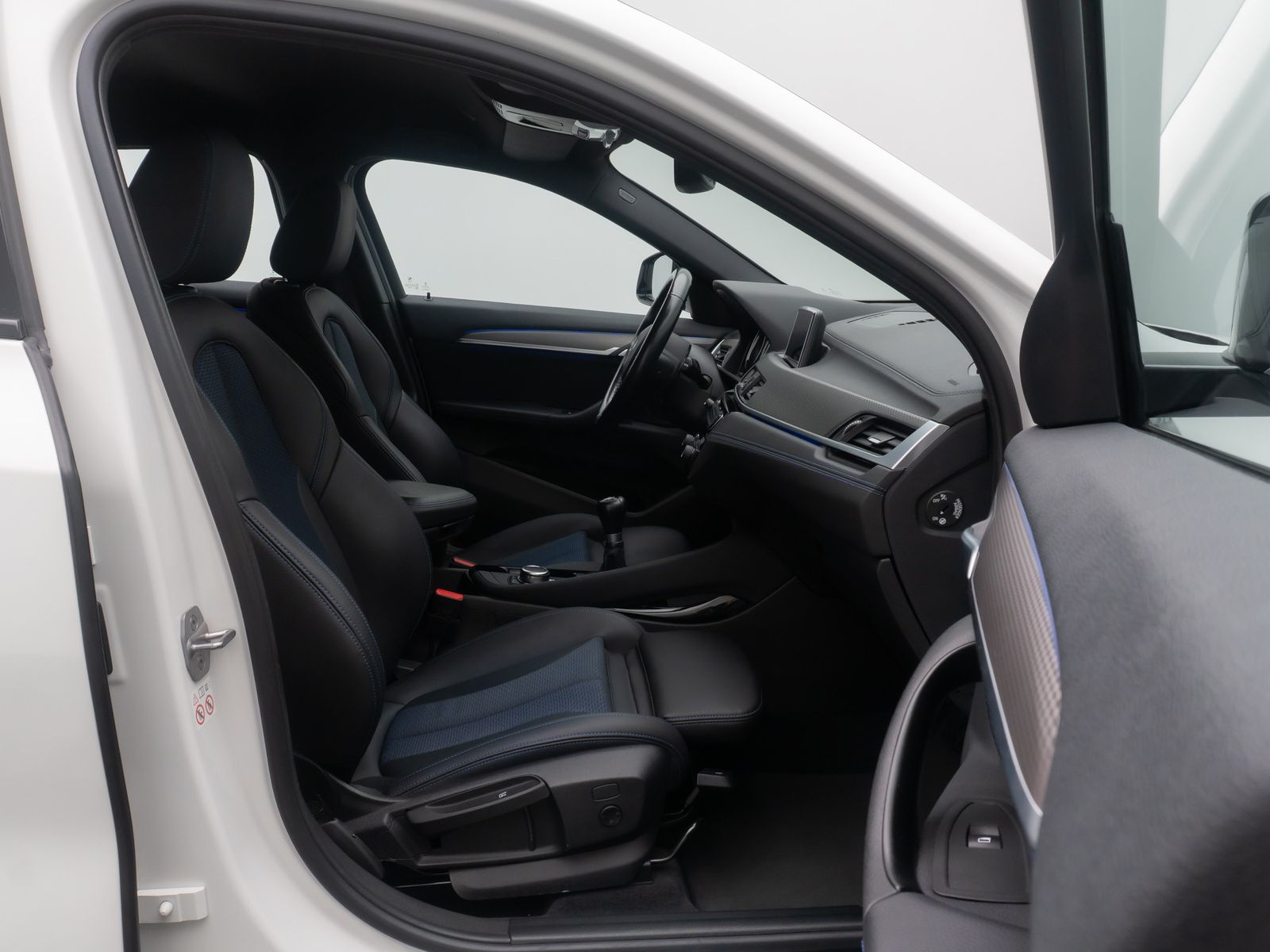 Fahrzeugabbildung BMW X2 sD18d M Sport DAB Kamera LED ParkAss Navi 19"