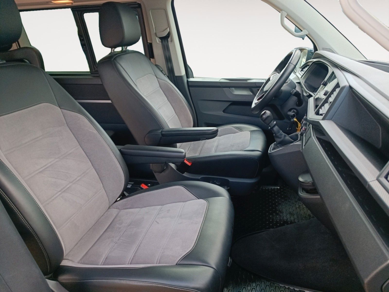 Fahrzeugabbildung Volkswagen California T6.1 4MOTION Beach *LED*AHZV*SHZ