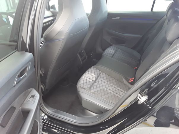 Golf VIII 2.0 TDI DSG R-LINE BLACK STYLE+IQ.LIGH