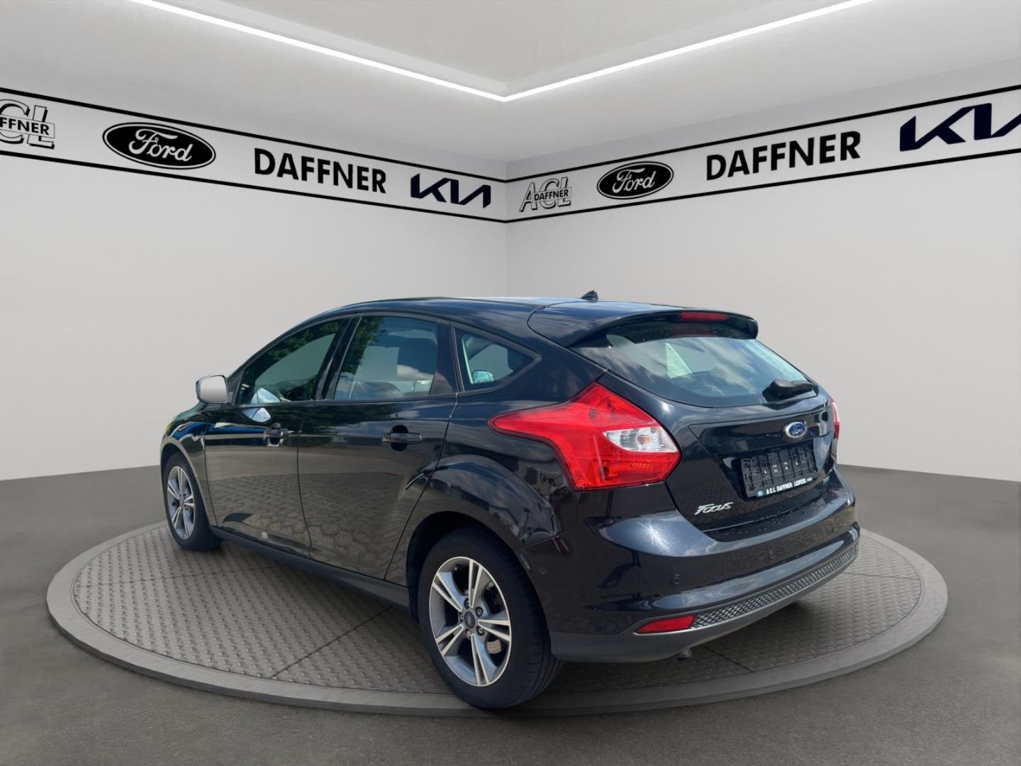 Fahrzeugabbildung Ford Focus SYNC Edition SHZ Notbremsass. Tel.-Vorb. P
