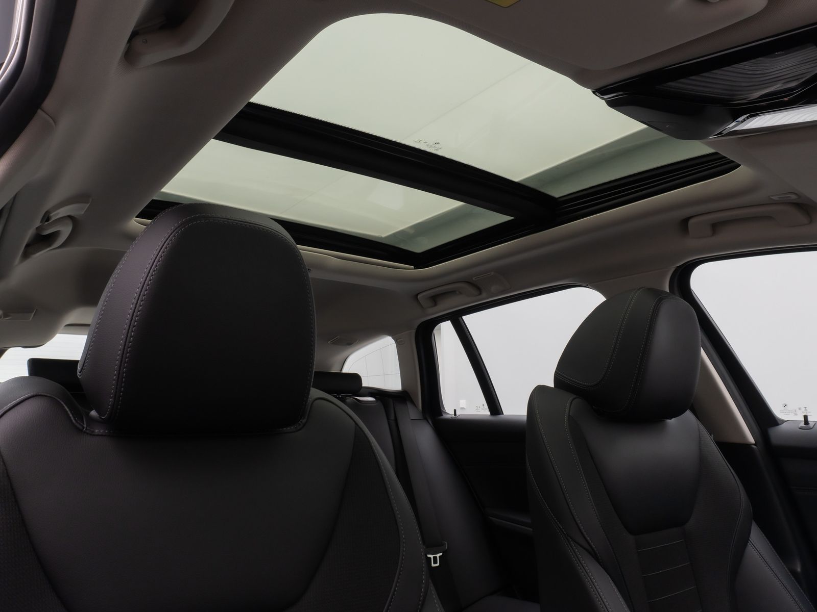 Fahrzeugabbildung BMW 330e xD SportLine Pano Kamera Laser HUD DAB HiFi