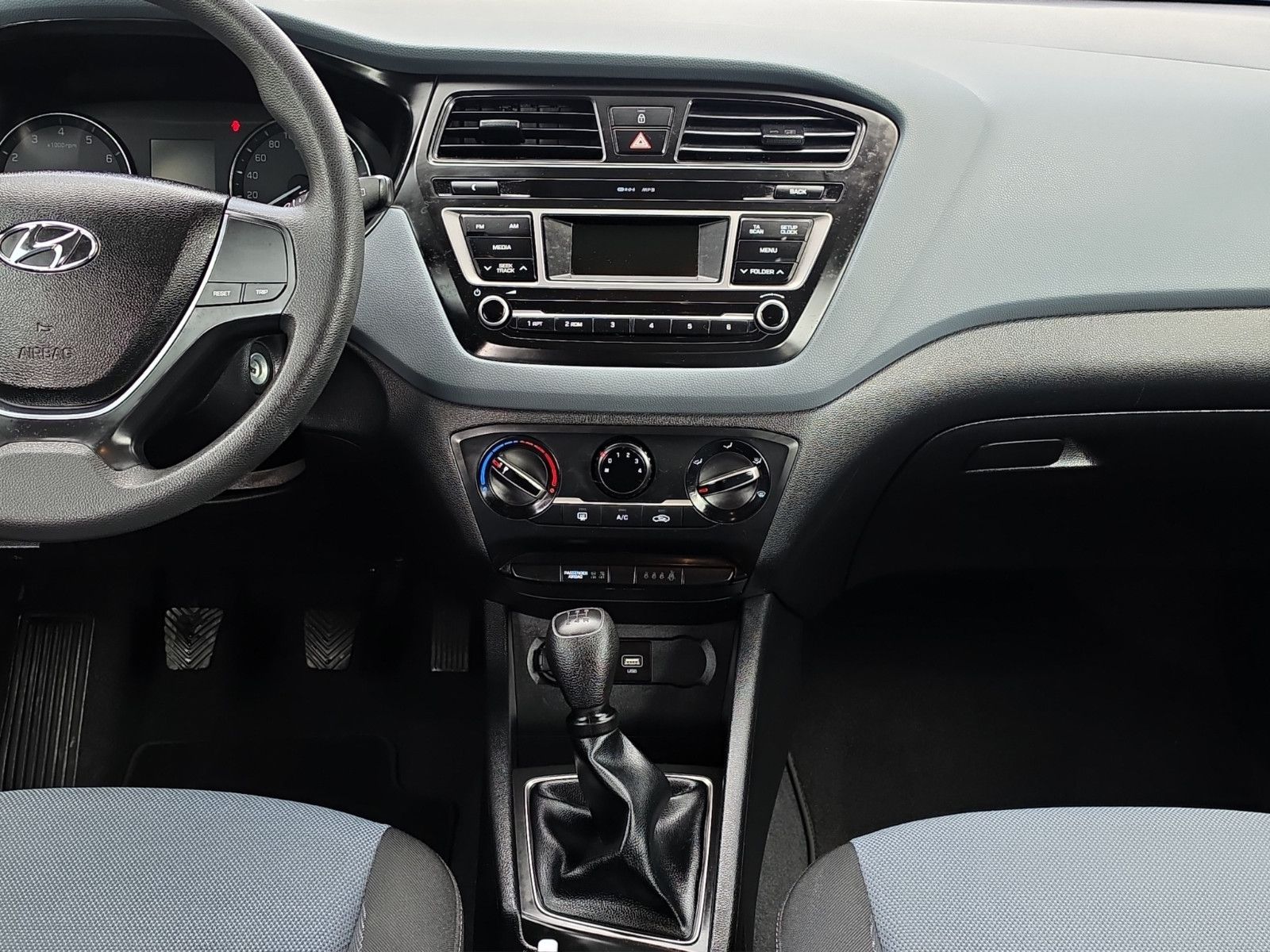 Fahrzeugabbildung Hyundai i20 Go AUS 1.HAND WENIG KM KLIMA