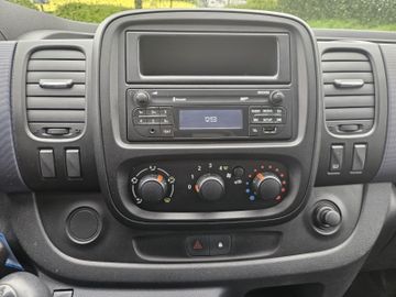 Opel Vivaro - 11
