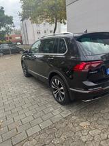 Volkswagen Tiguan 2.0 BiTDI 4M RLine AHK,DSG,HUD,360,20zol - Volkswagen Tiguan: Rline