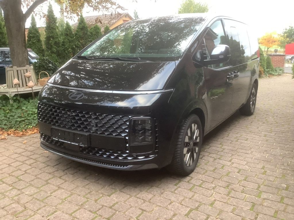 Image of Hyundai STARIA