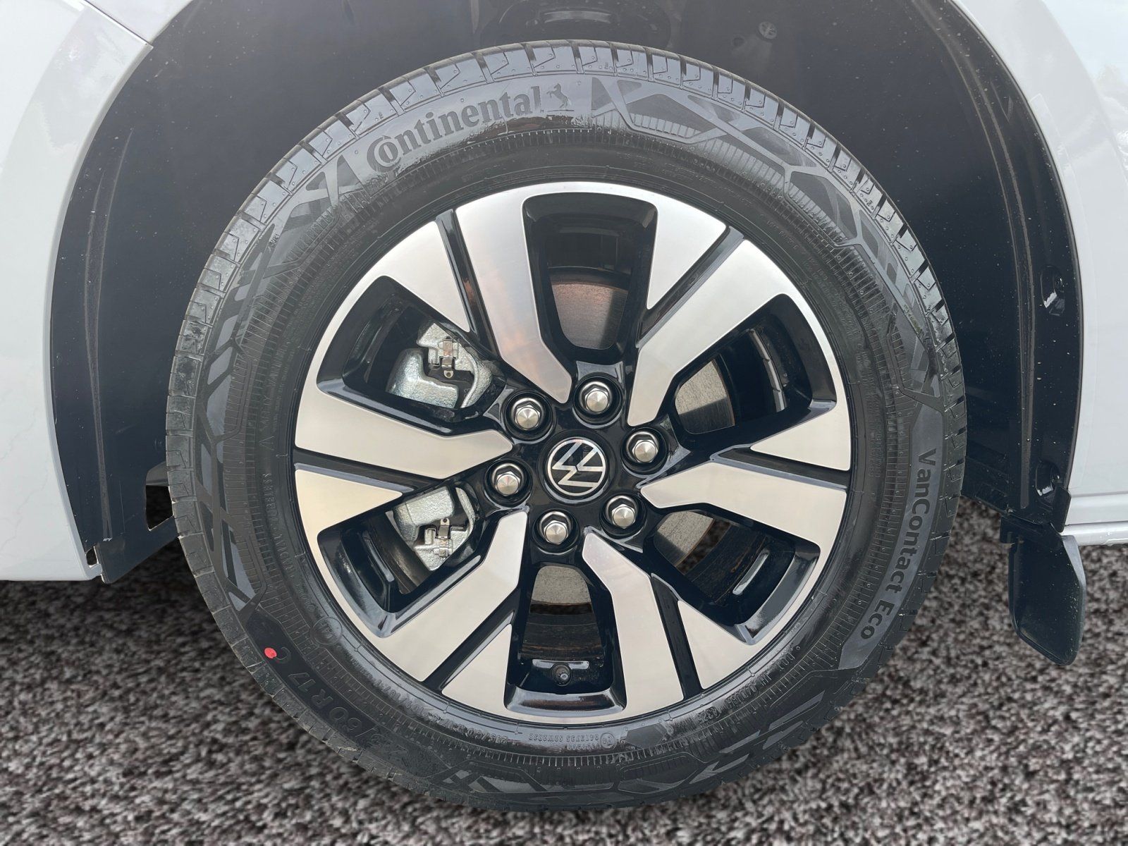 Volkswagen T7 Caravelle - Bild 8