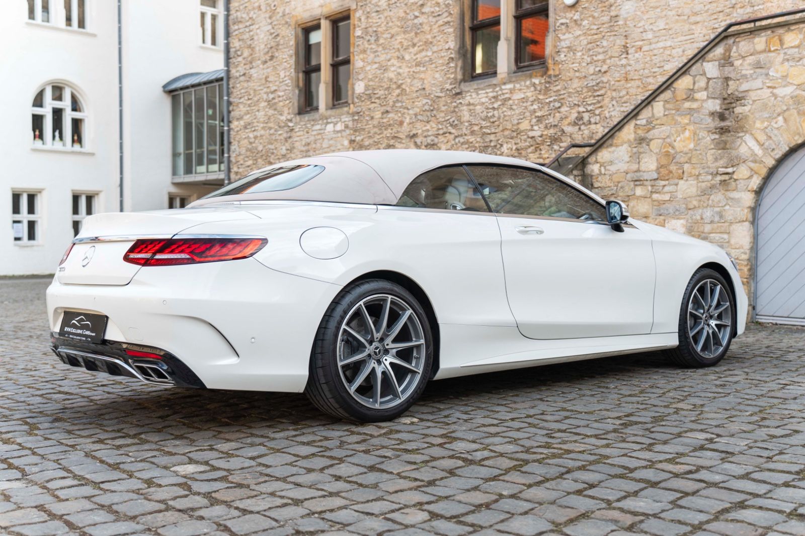 Fahrzeugabbildung Mercedes-Benz S 560 Cabriolet Burmester 360° LED ACC Massage