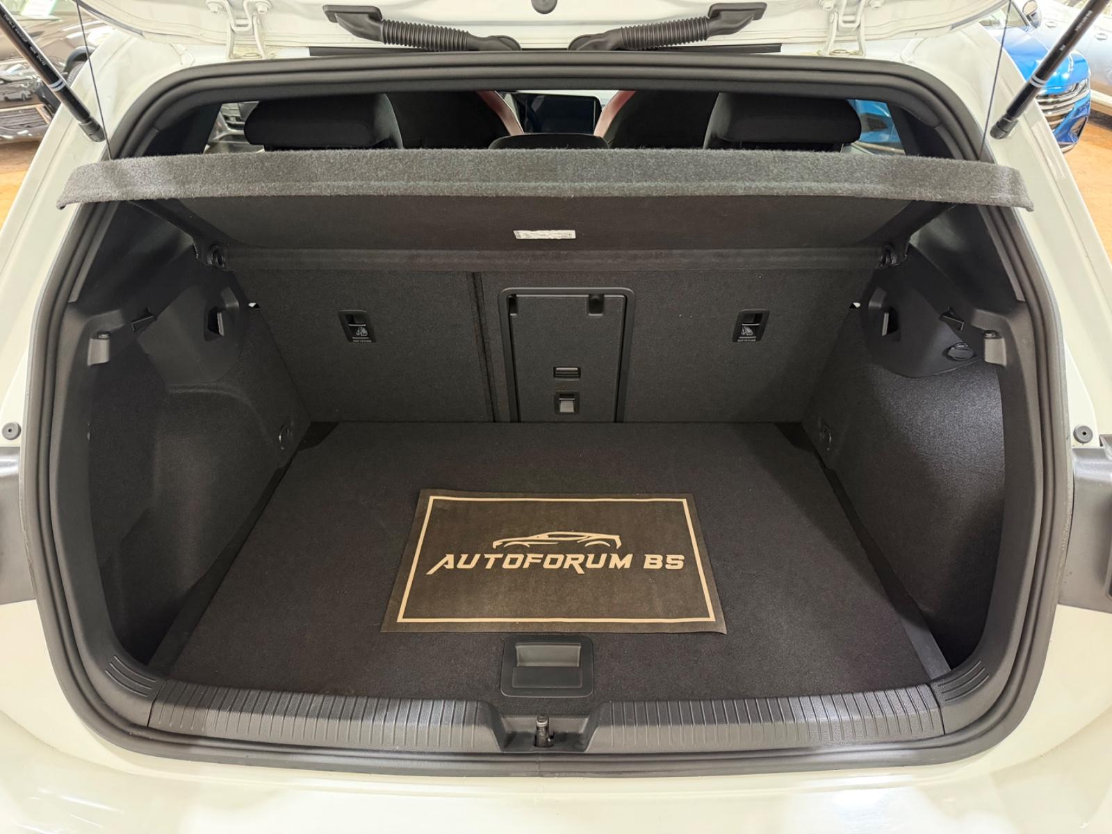 Volkswagen Golf VIII Lim. GTI 2.0TSI DSG/SOUND/CAM/ACC/19", миниатюра 9