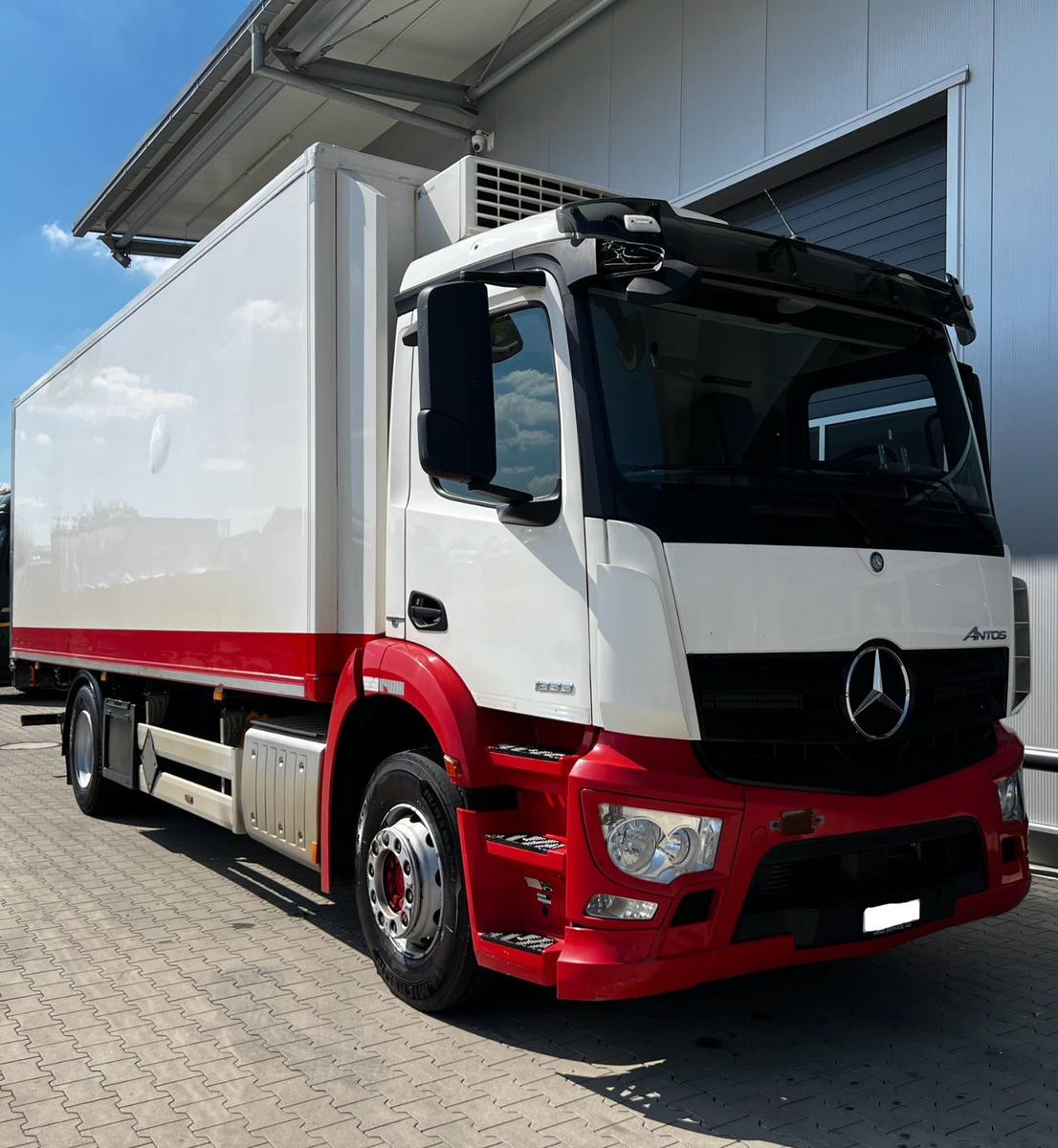 Mercedes-Benz Antos1833,E6,ThermoKingV-800 Max,1.Hand