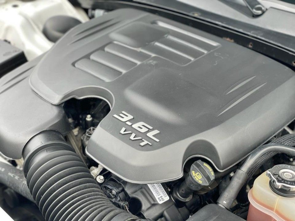 Fahrzeugabbildung Dodge Charger 18er GT 4x4 Sitzlüftung Memory Sitze