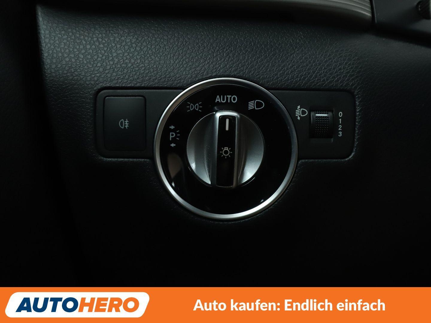 Mercedes-Benz B 180 Style *NAVI*TEMPO*PDC*SHZ*