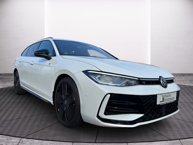 Fahrzeugabbildung Volkswagen Passat Variant 2.0 TDI DSG R-Line AHK NAV HARMAN