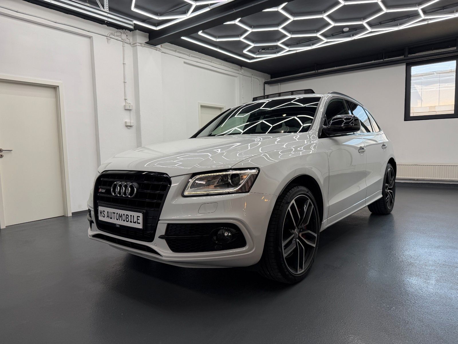 AUDI SQ5 3.0 TDI plus quattro*PLUS*PANO*21"*ACC*B&amp;O*