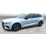 Volvo V60 T6 R-Design Plug-In Hybrid AWD*1.HAND* - gebrauchte Volvo V60 aus dem Jahr 2021