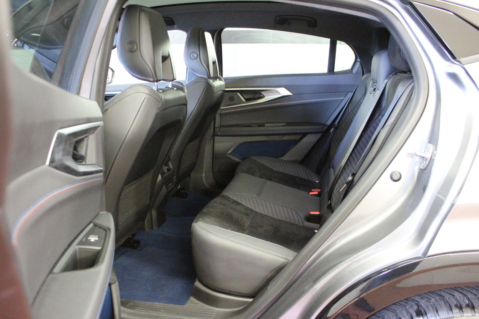 Fahrzeugabbildung Renault Rafale Hybrid E-Tech 4x4 300 PHEV Esprit Alpine