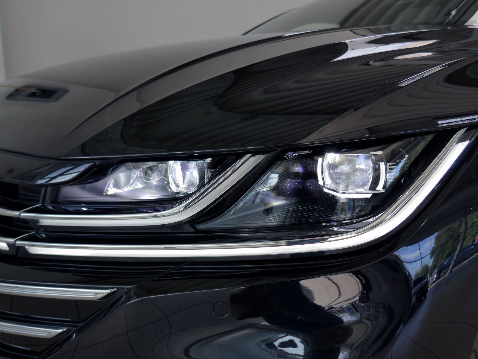 Volkswagen Arteon R-Line 2.0 TDI 4MOTION DSG LED AHK foto 7