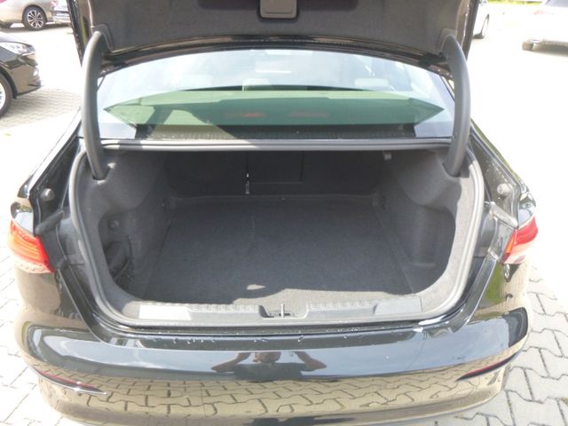 Fahrzeugabbildung Audi A3 Limo 30 TDI >AUT/NAVI/Sitzheiz/PDC<