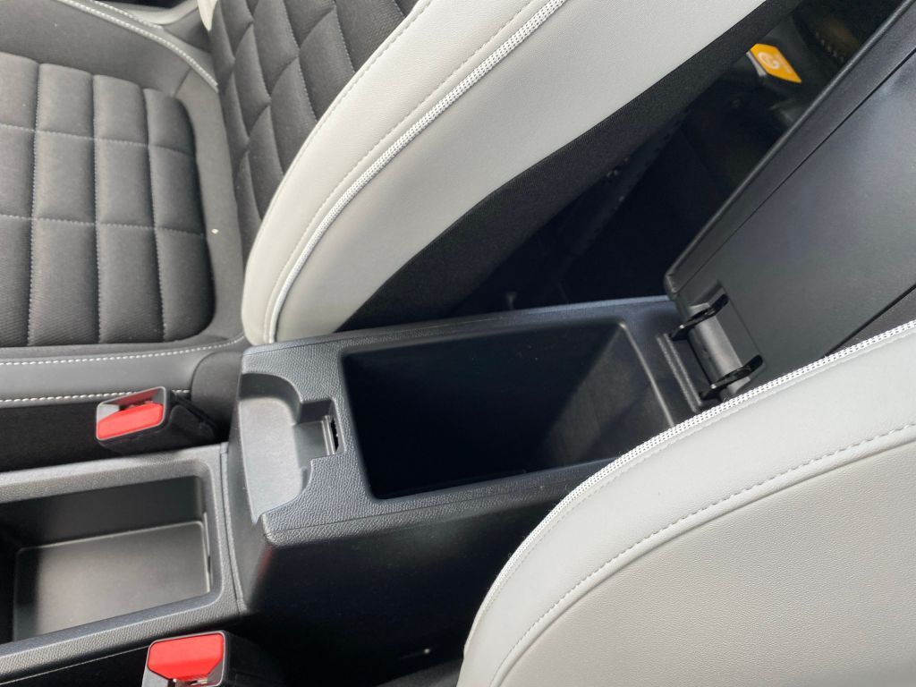 Fahrzeugabbildung Citroën C3 Aircross Hybrid 145 ë-DSC6 MAX *Winter-Paket*