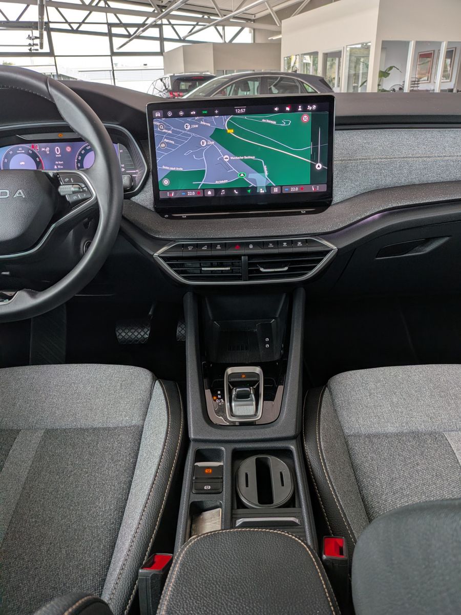 Fahrzeugabbildung SKODA Octavia 1.5TSI mHEV DSG ACC Style AHK 17" 5J-Gar