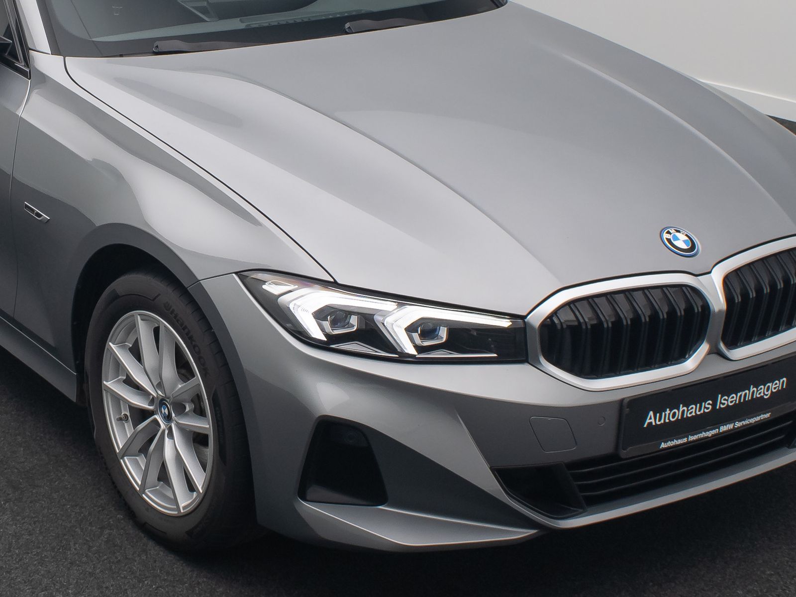 Fahrzeugabbildung BMW 320e AHK Widscreen PDC GeschwndigReg DAB HiFi