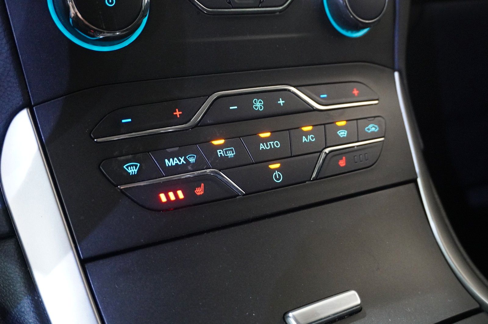 Fahrzeugabbildung Ford S-Max 2.0D TREND NAVI/LED/KAMERA/SHZ/SPORT/DAB+