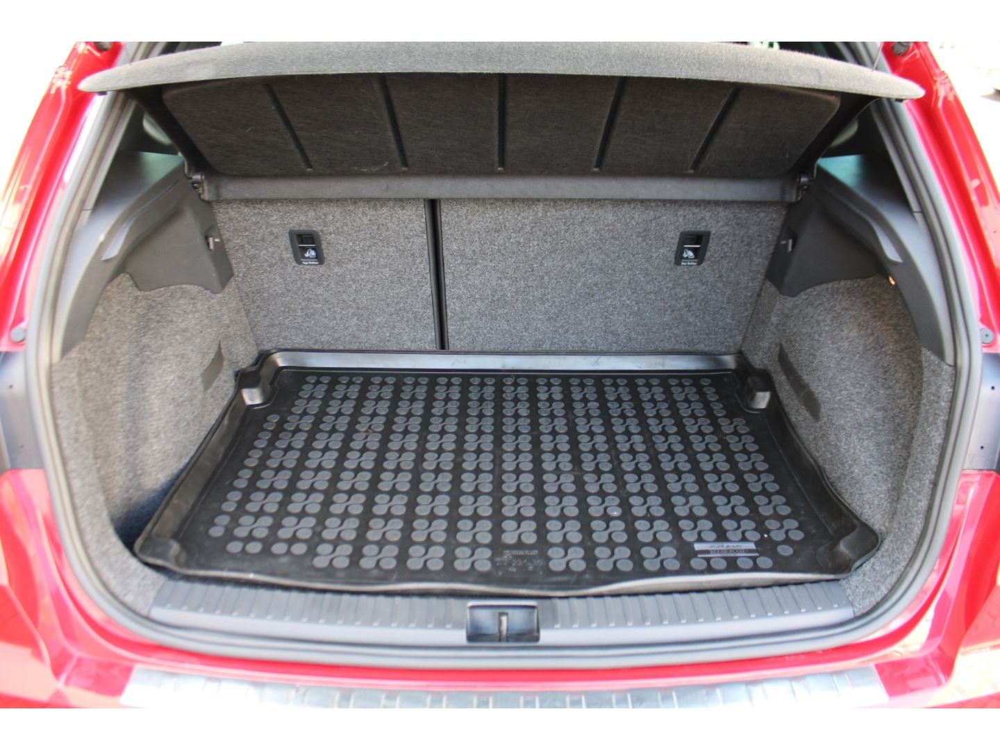 Fahrzeugabbildung SEAT Arona 1.0 TSI FR LED Navi TWA PDC DAB SHZ Tempom