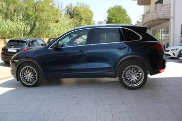 Porsche Cayenne - 4