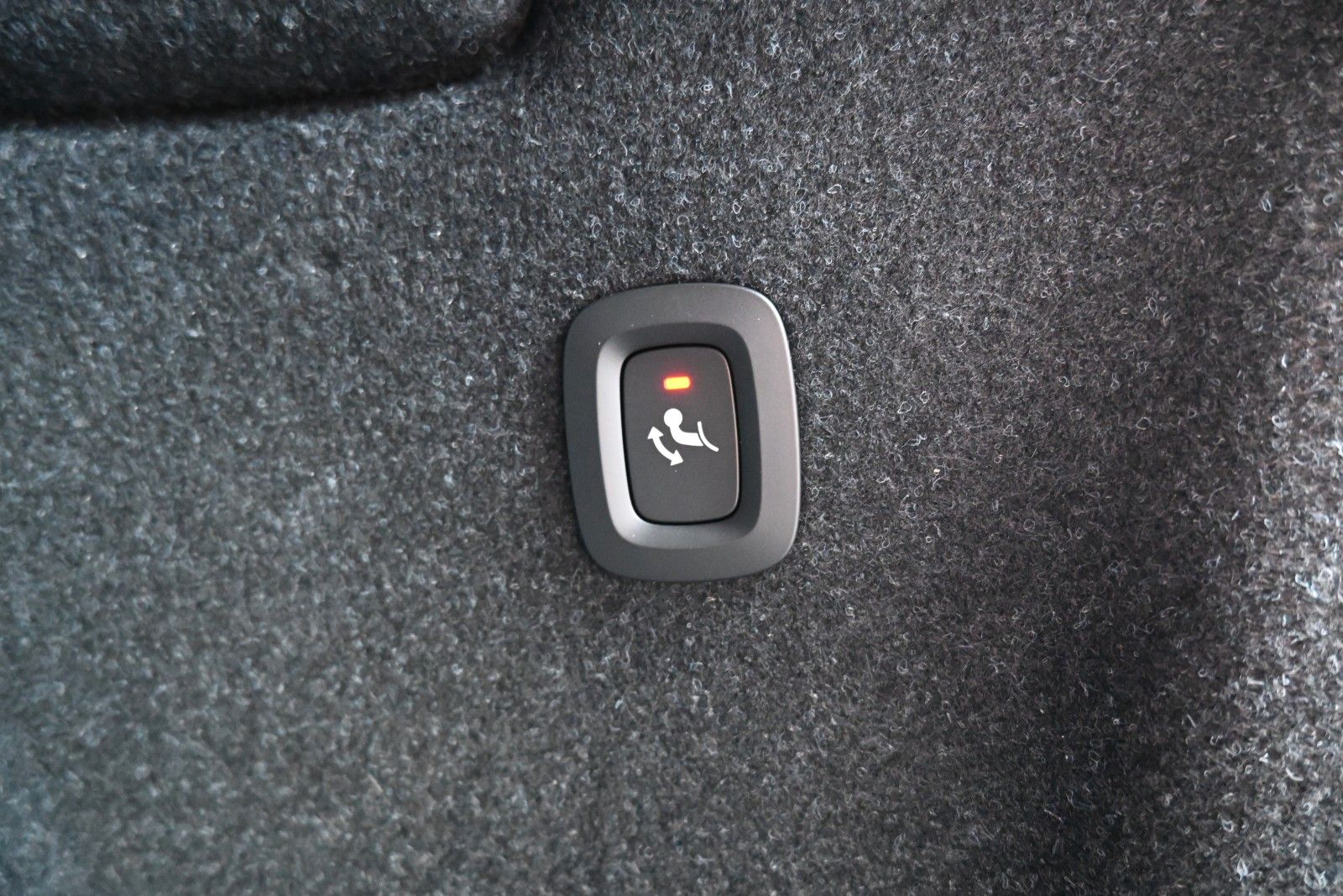 Fahrzeugabbildung Volvo XC40 B4 DKG Ultra Black Edition*360°*PANO*ACC