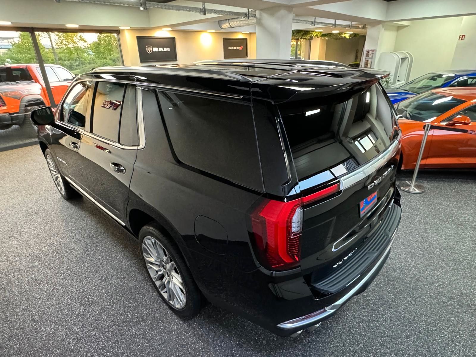 Fahrzeugabbildung GMC YUKON DENALI 2026-24" RÄDER, ENTERTAINMENT