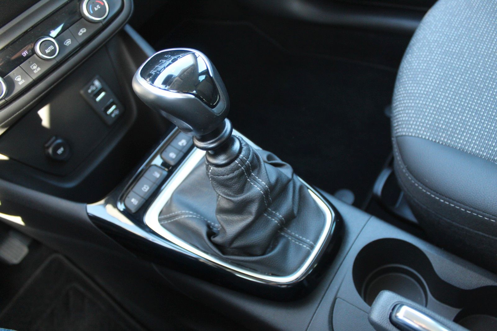 Fahrzeugabbildung Opel Crossland Elegance Allw.*Navi*Kamera*Sitzh.