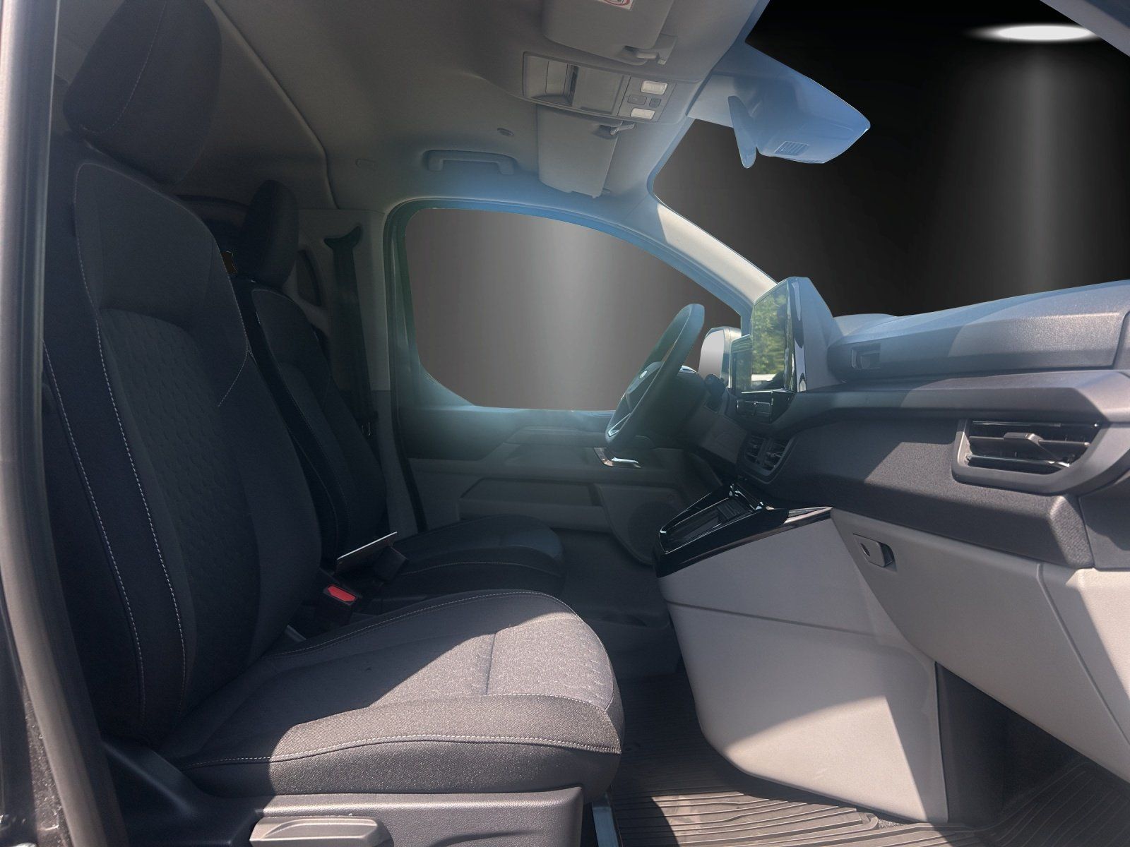 Fahrzeugabbildung Ford Tourneo Custom Autom. L2 AHK 3 Zo. Klima. Tech.5