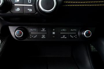 صورة مصغرة 44 لـ 2017 Ferrari GTC4LUSSO