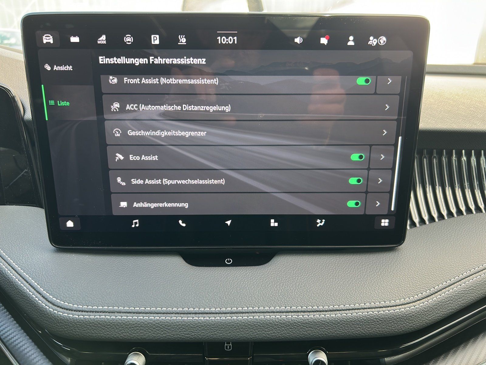 Fahrzeugabbildung SKODA Superb 1.5 TSI iV Sportline/PANO/AHK/HUD/ACC/360