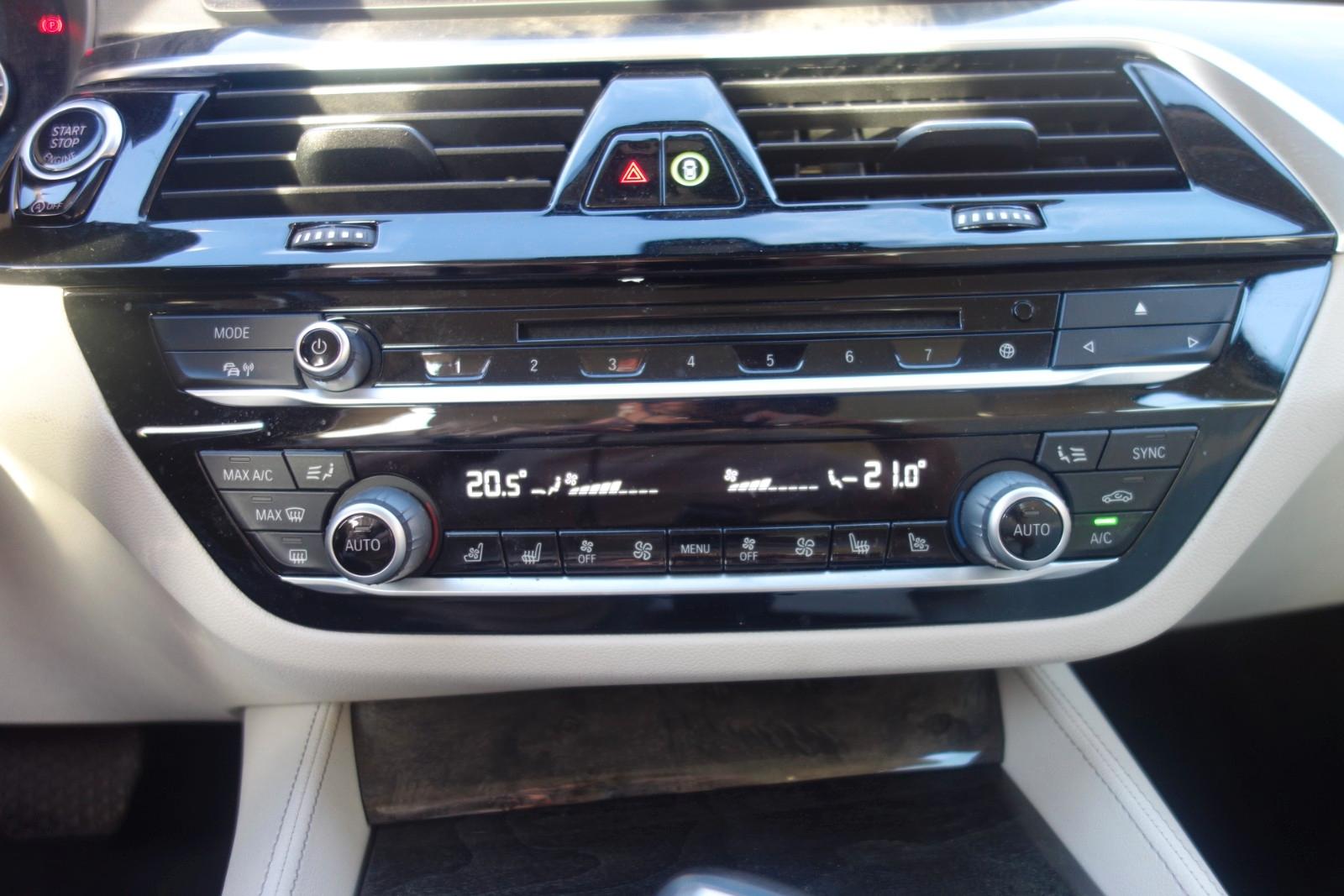 BMW 530 5 Limousine 530 i xDrive Luxury Line