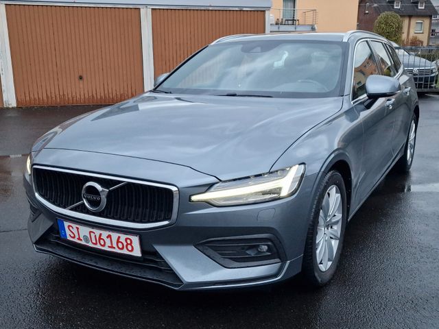 Volvo V60 Kombi Momentum Pro, LED,LEDER,NAVI,1 HAND