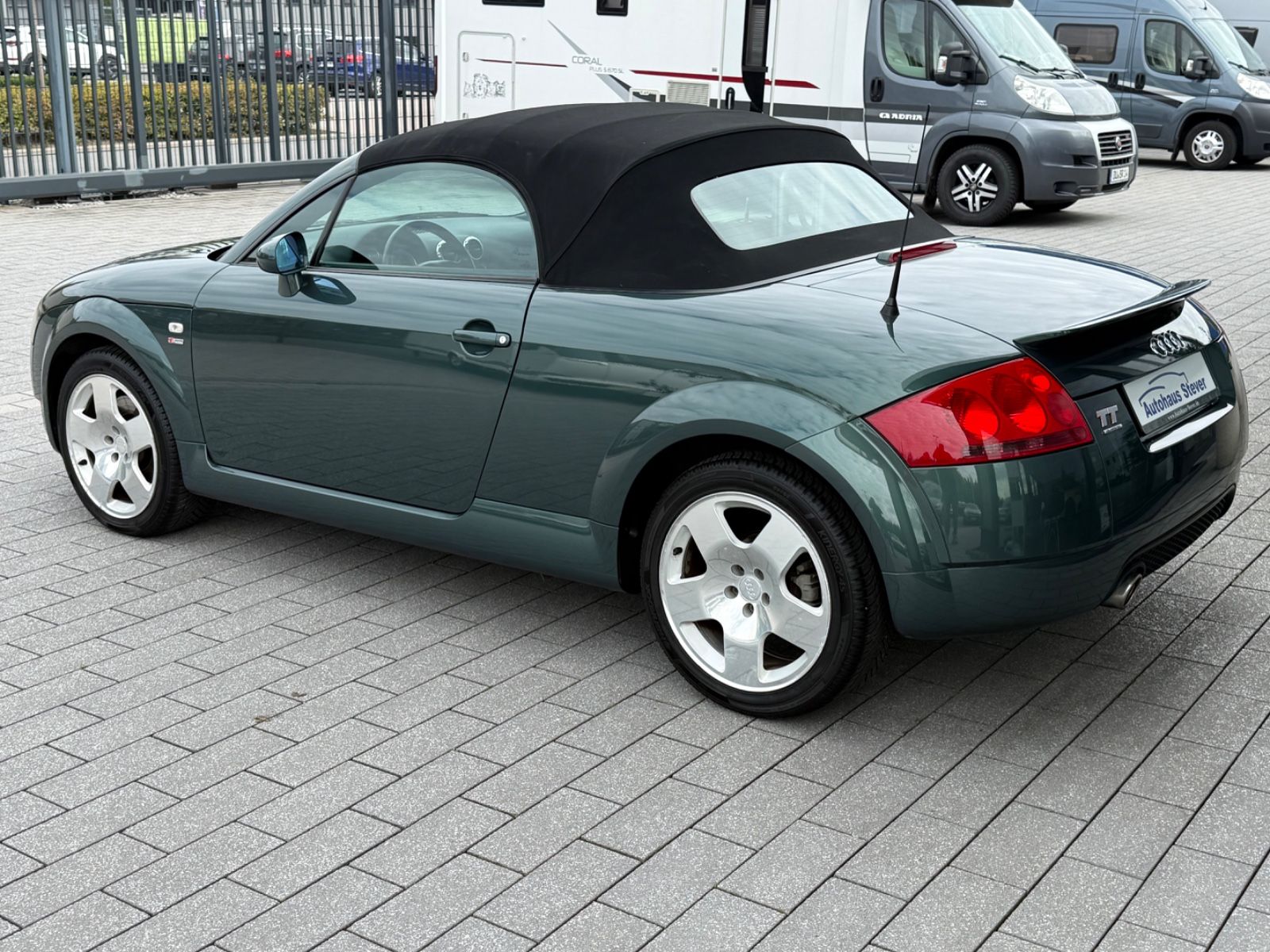 Fahrzeugabbildung Audi TT Roadster 1.8T quattro S-Line CABRIO LEDER SHZ