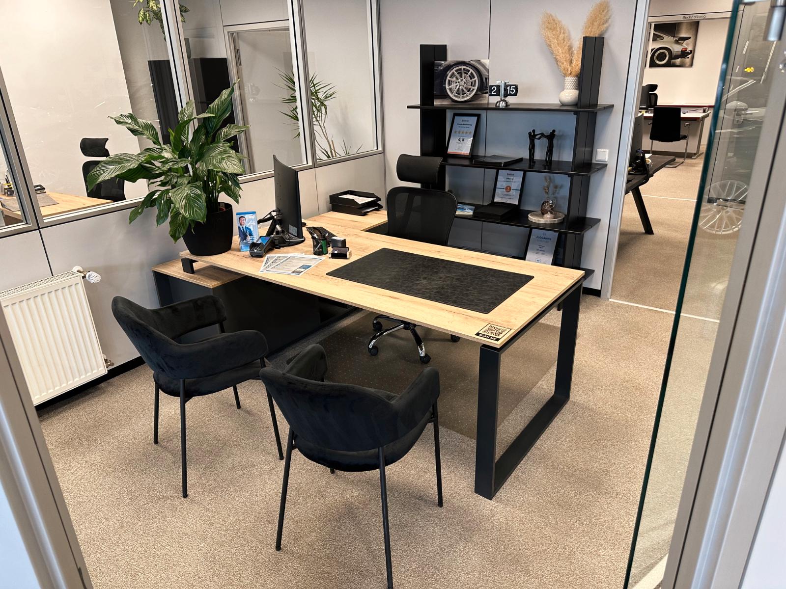 showroom-image-bottom