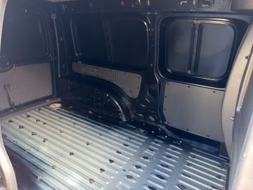 Volkswagen Caddy - 12