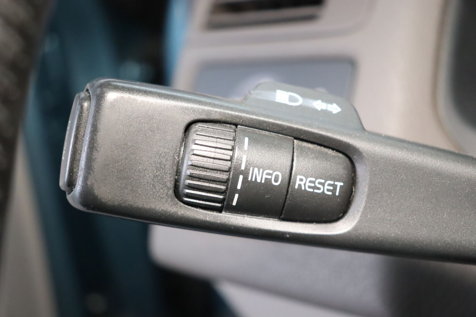 Fahrzeugabbildung Volvo V50 1.8 Klimaautom. * Bluetooth * Standhzg.