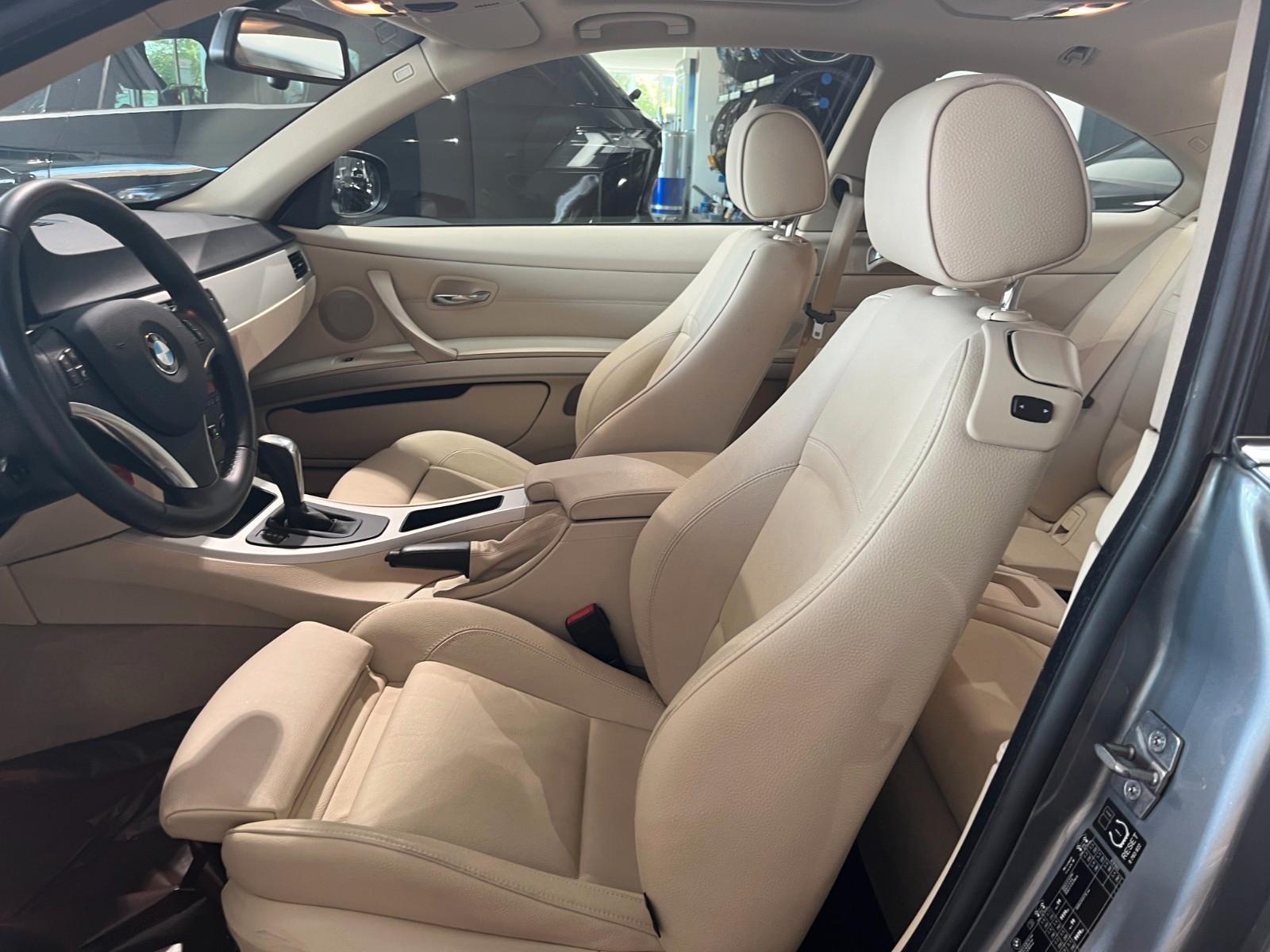 BMW 330 d E92 Coupé 245 ch • Boîte auto • Cuir beige • 1ère Main - GPS • Toit ouvrant • Bi-Xénon • 101 000 km
