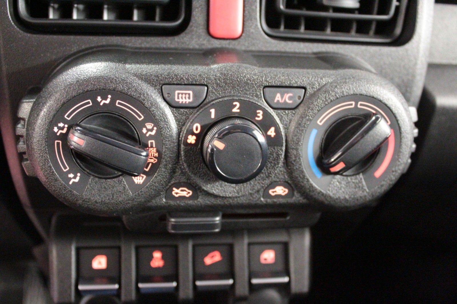 Fahrzeugabbildung Suzuki Jimny AllGrip NFZ Comfort *TOP-ZUSTAND!!!*
