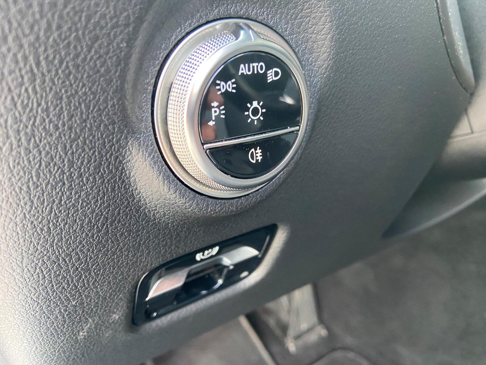 Mercedes-Benz C 180 T Avantgarde+AHK+Standhzg+RüKa+CarPlay+LED