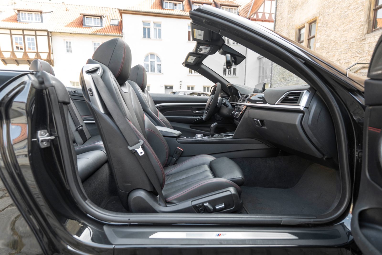 Fahrzeugabbildung BMW 430I Kabrio M-Performance H&K LED HUD CARBON KAM