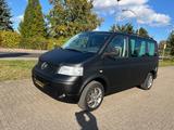 Volkswagen T5 2,5TDII Wohnmob. Zul AHK Standh Navi Bett - schwarze Volkswagen T5 Transporter
