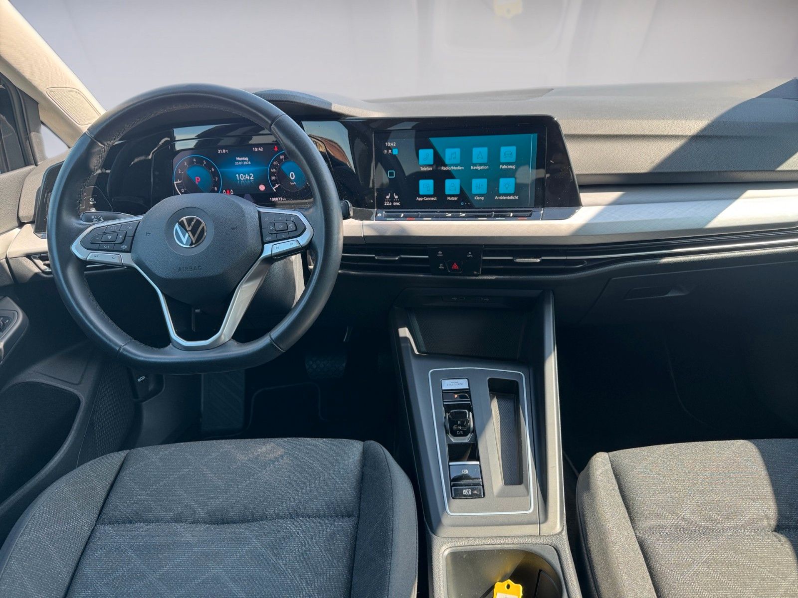 Fahrzeugabbildung Volkswagen Golf VIII Lim. Life 1.0 eTSI