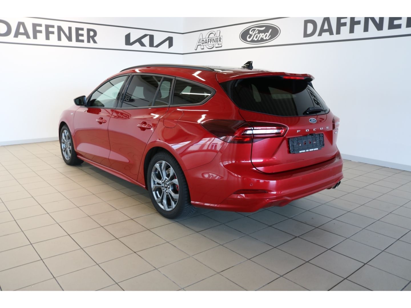 Fahrzeugabbildung Ford Focus Turnier ST-Line X 1.0 EcoBoost Mild-Hybrid